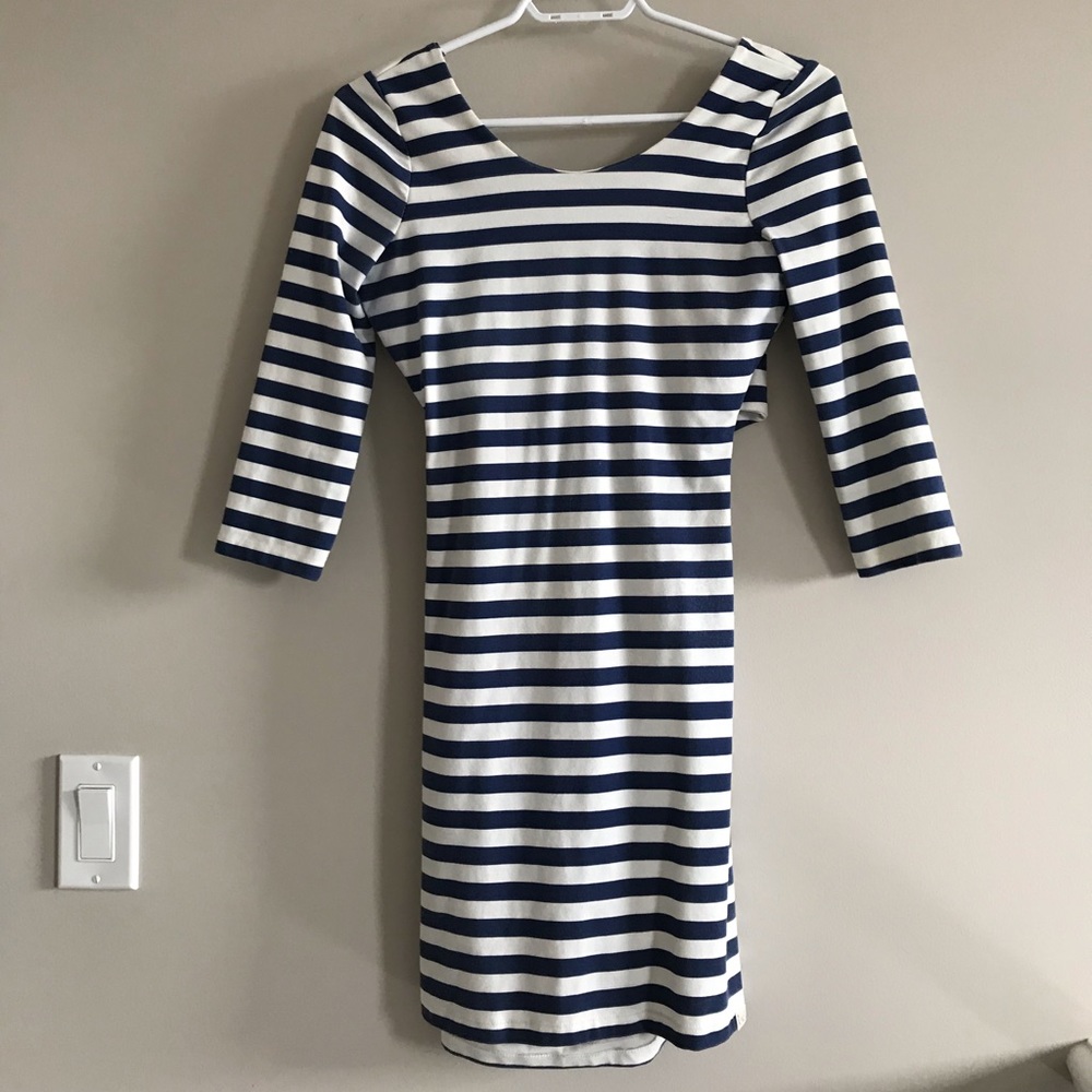Stripped billabong dress w open back
